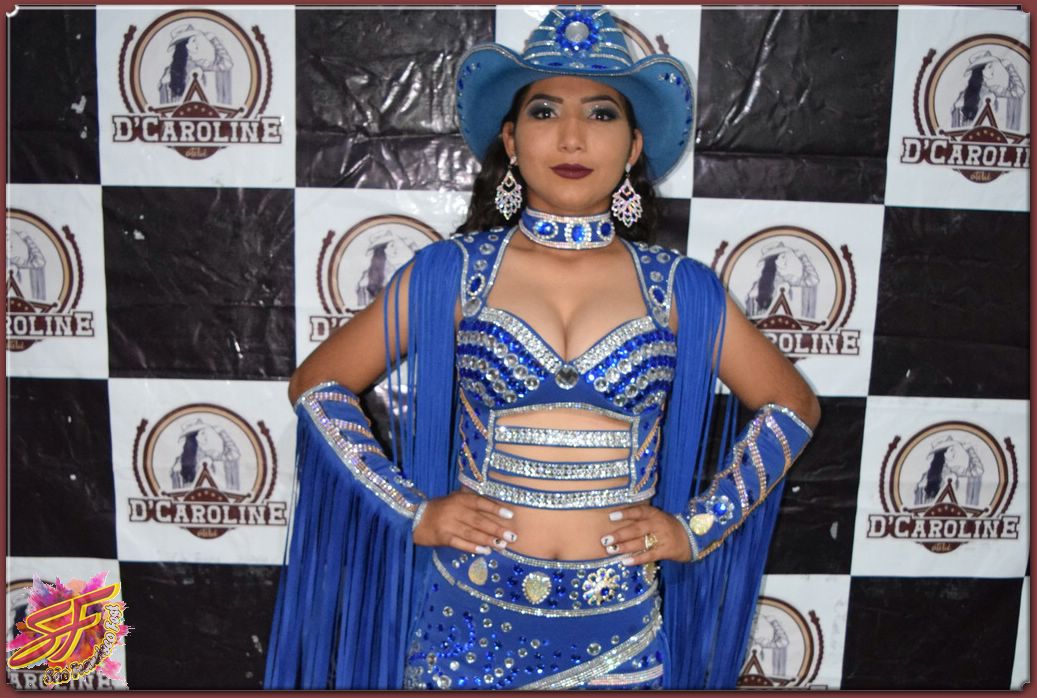 DESFILE DA RAINHA DA EXPOVALE 2019